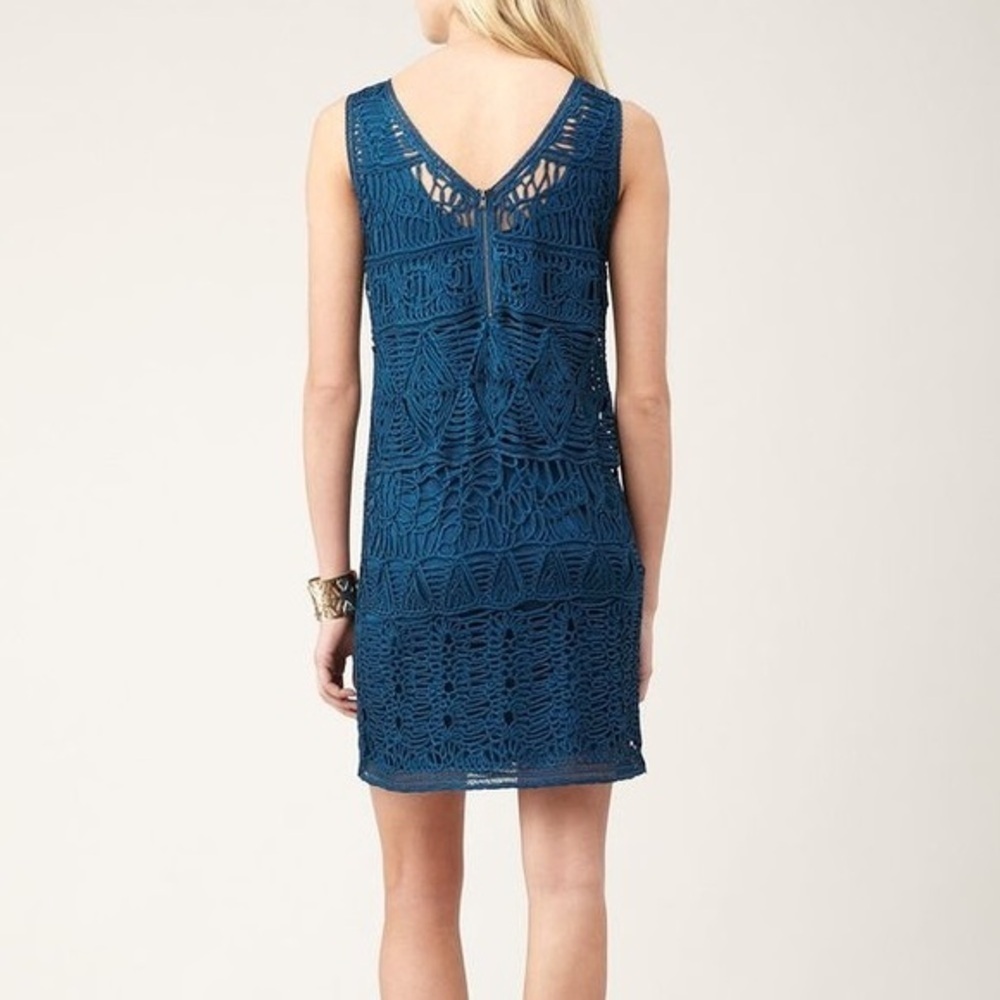 🎉HP🎊Silk Crocheted Shift Dress frm CLUNY. Size S - Picture 3 of 4